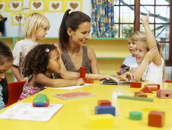 Кому варто йти в дитячий сад? Обов'язки вихователя дитячого садка і специфіка роботи