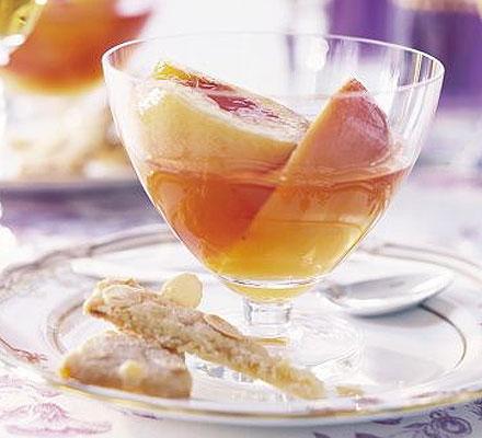 Як заготовити персики на зиму в сиропі?