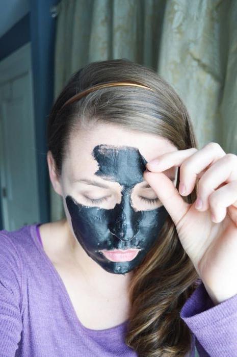 чорна маска для обличчя в домашніх умовах